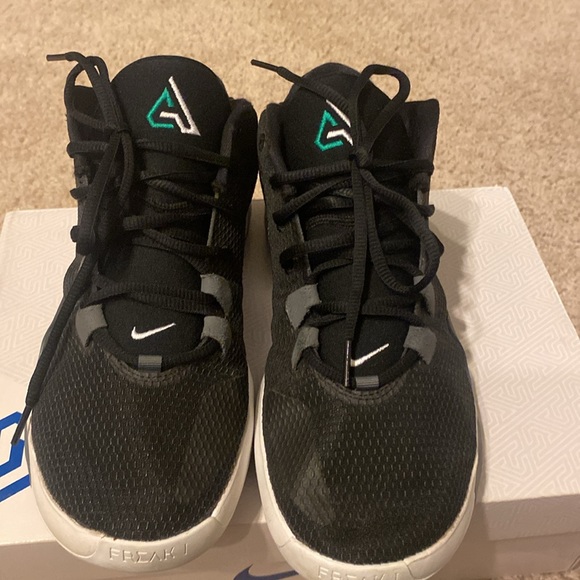 Men’s Zoom Freak1 Giannis - Picture 2 of 6